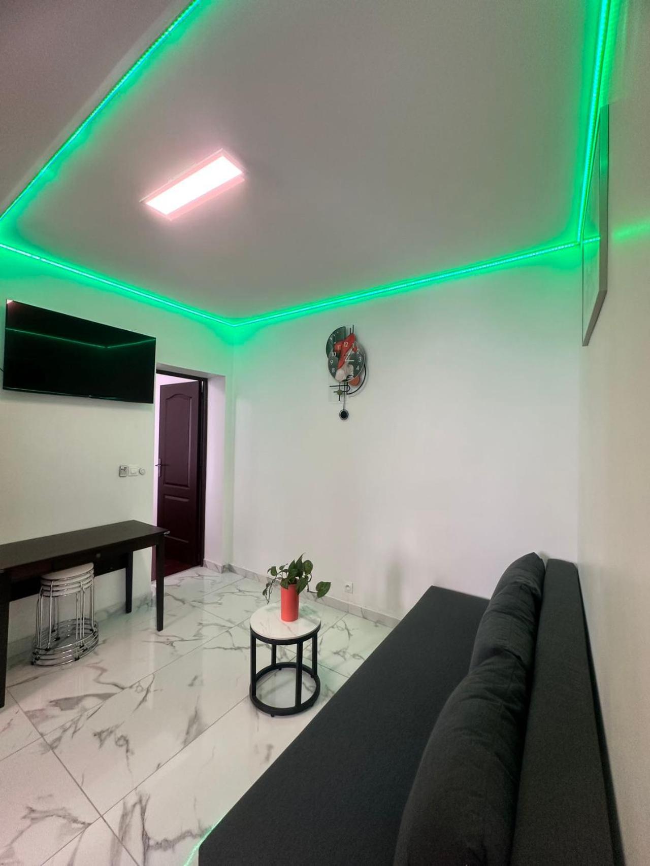 Superbe Appartement Renove Au Coeur De La Capitale Париж Экстерьер фото